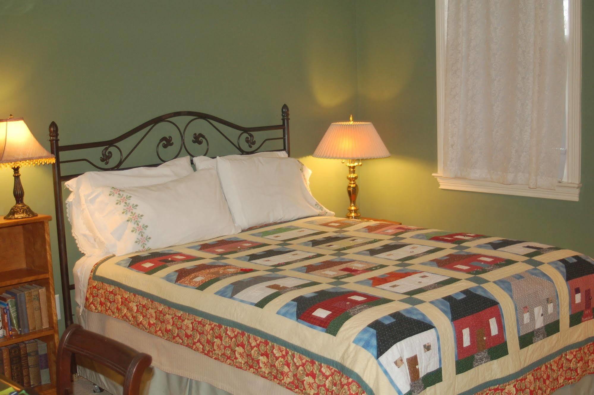 Haynes Bed And Breakfast Ґрінсборо Екстер'єр фото