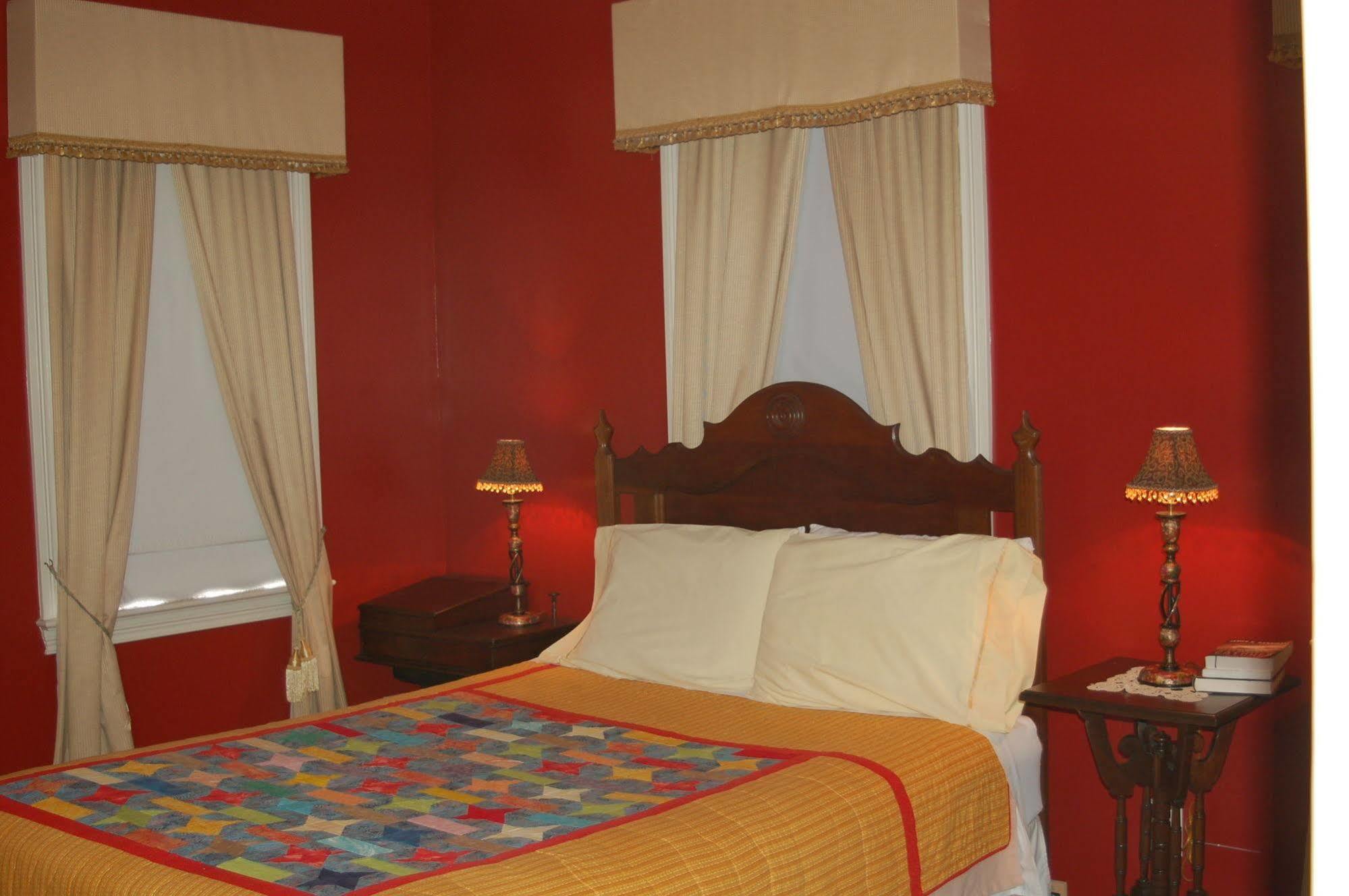 Haynes Bed And Breakfast Ґрінсборо Екстер'єр фото